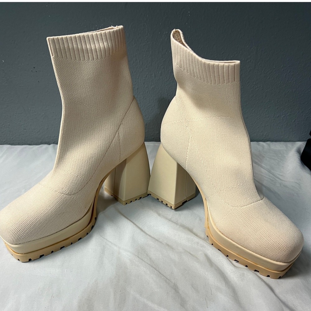 BCBGeneration Cream Knit Sock Boots Platform Block Heel Lug Sole Square Toe 8.5